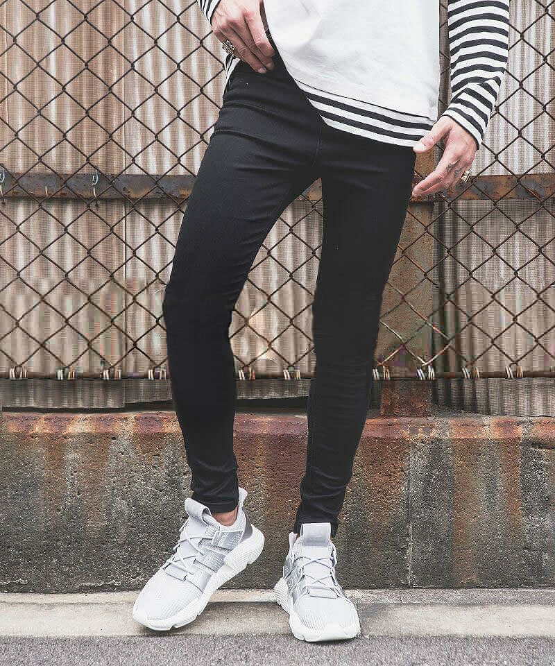 ブラックスキニー