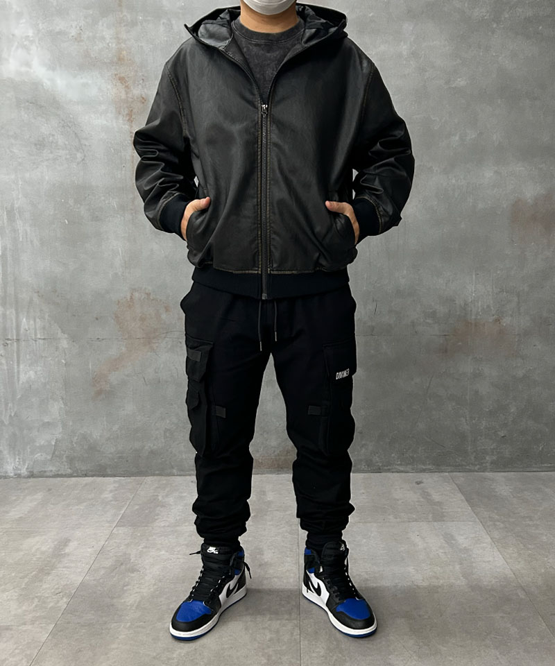 無骨さが魅力！レザーフーディとウォッシュロンTで作る大人ストリートの最強体型カバー