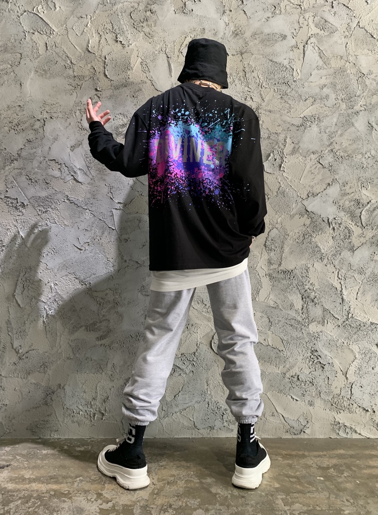 デザインロンT×スウェパンで鉄板ストリート