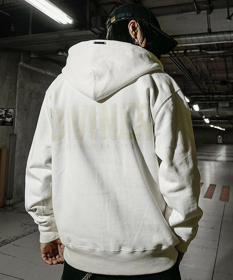 バックロゴZIPフーディー