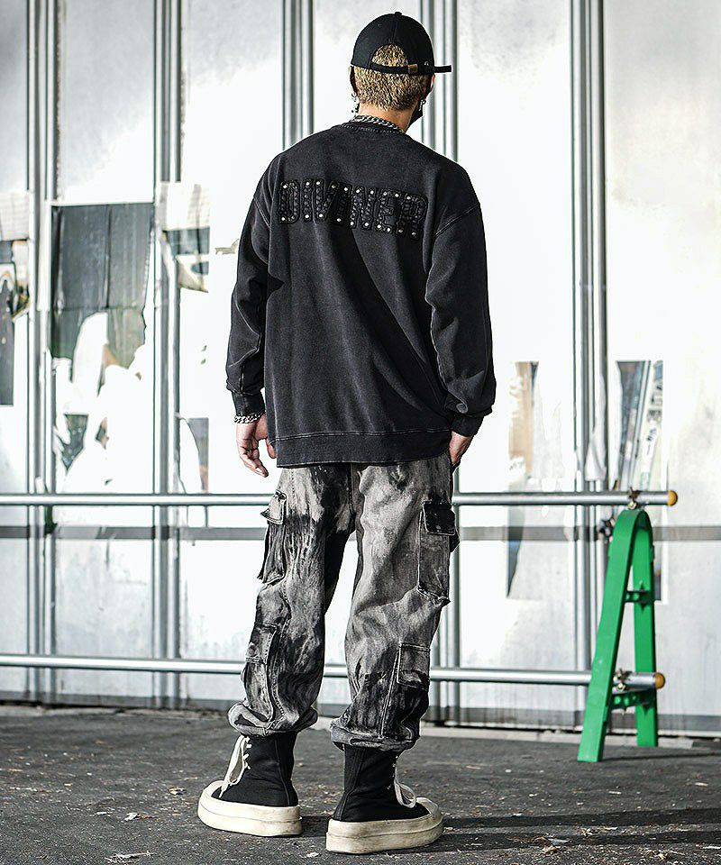 ウォッシュドスウェット×柄カーゴで作る個性派ストリートコーデ