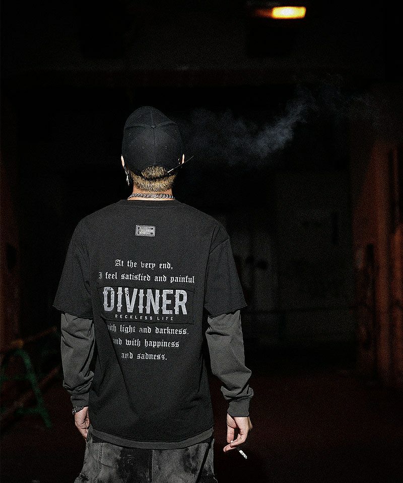 カラーはモノトーン等控えめに